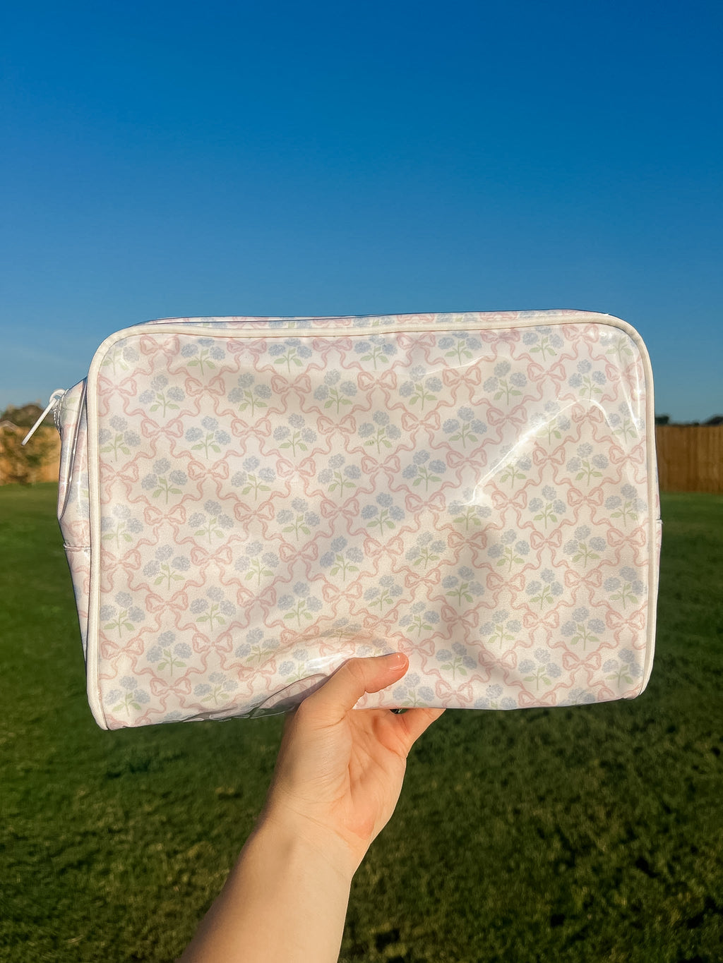 WIPEABLE ZIPPER POUCH