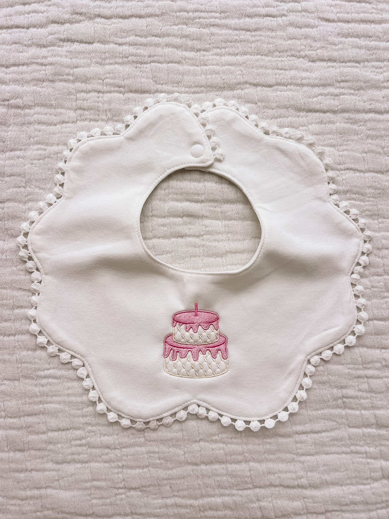 SCALLOPED BIB