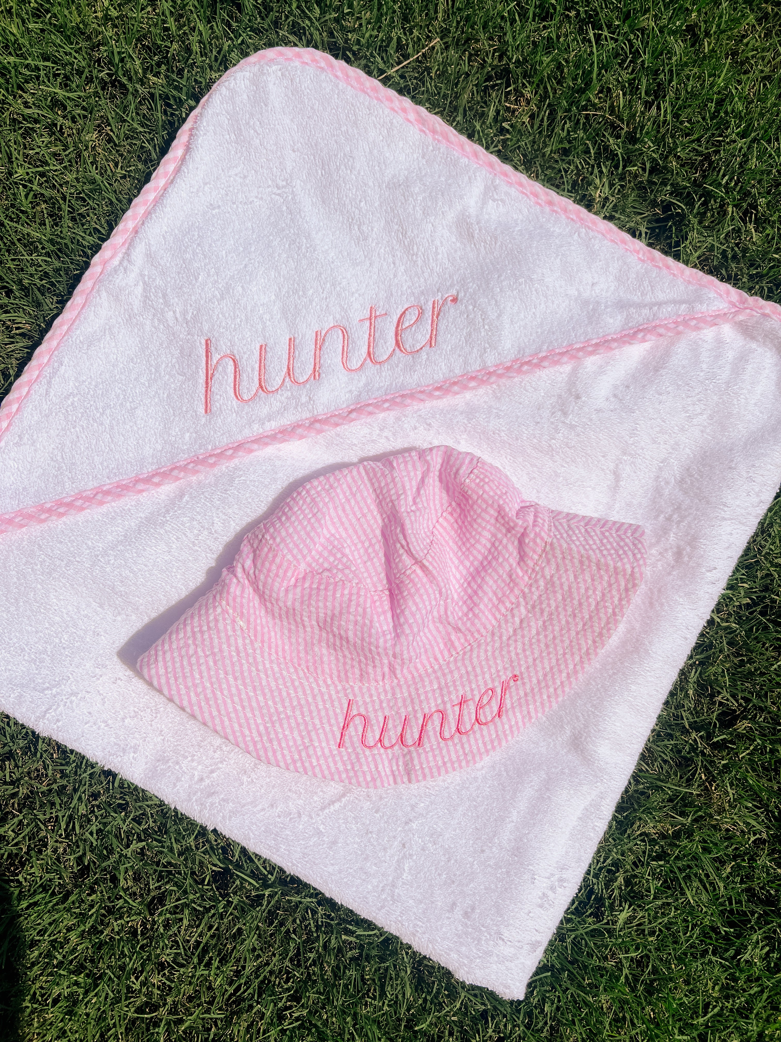 SEERSUCKER HOODED TOWEL